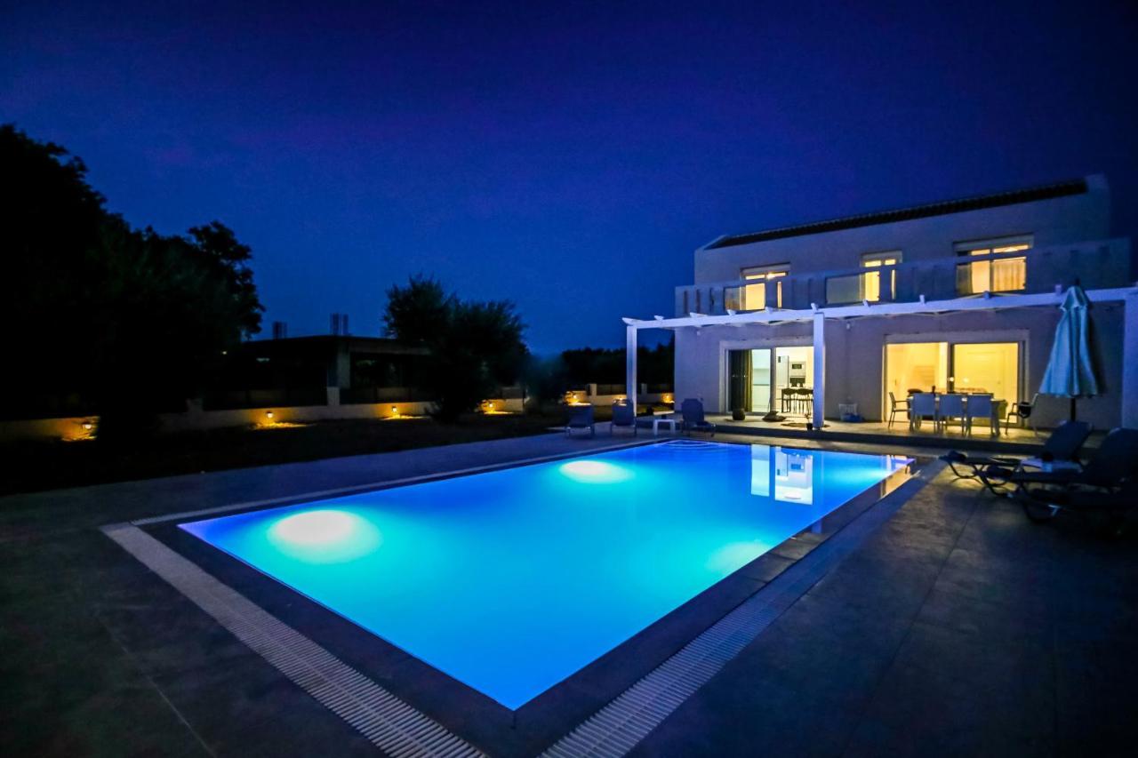 Villa Boviana With Private Swimming Pool Agios Sostis  Bagian luar foto